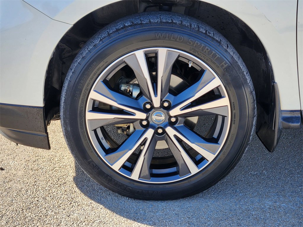 Used 2018 Nissan Pathfinder Platinum image 8