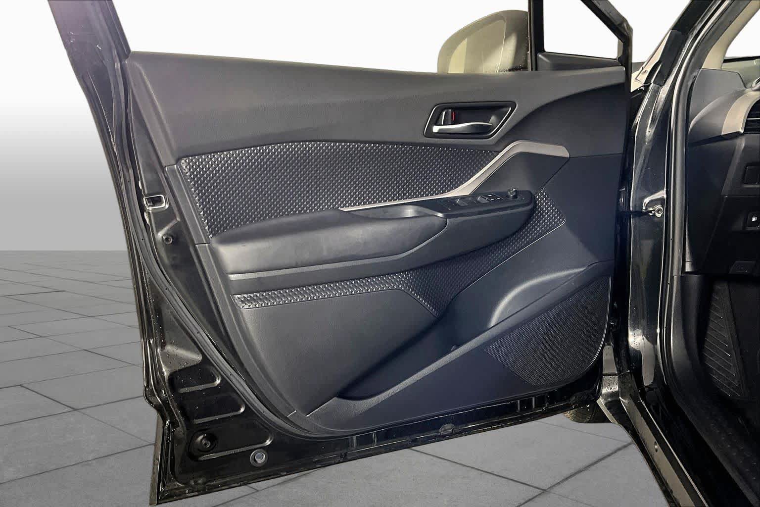 Used 2020 Toyota C-HR LE FWD image 20
