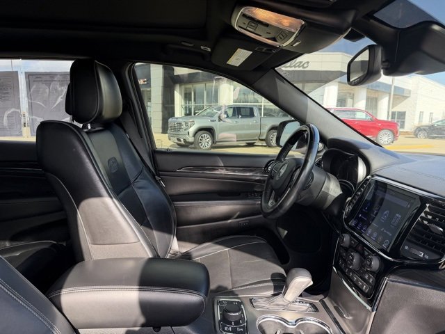 Used 2019 Jeep Grand Cherokee Overland image 2