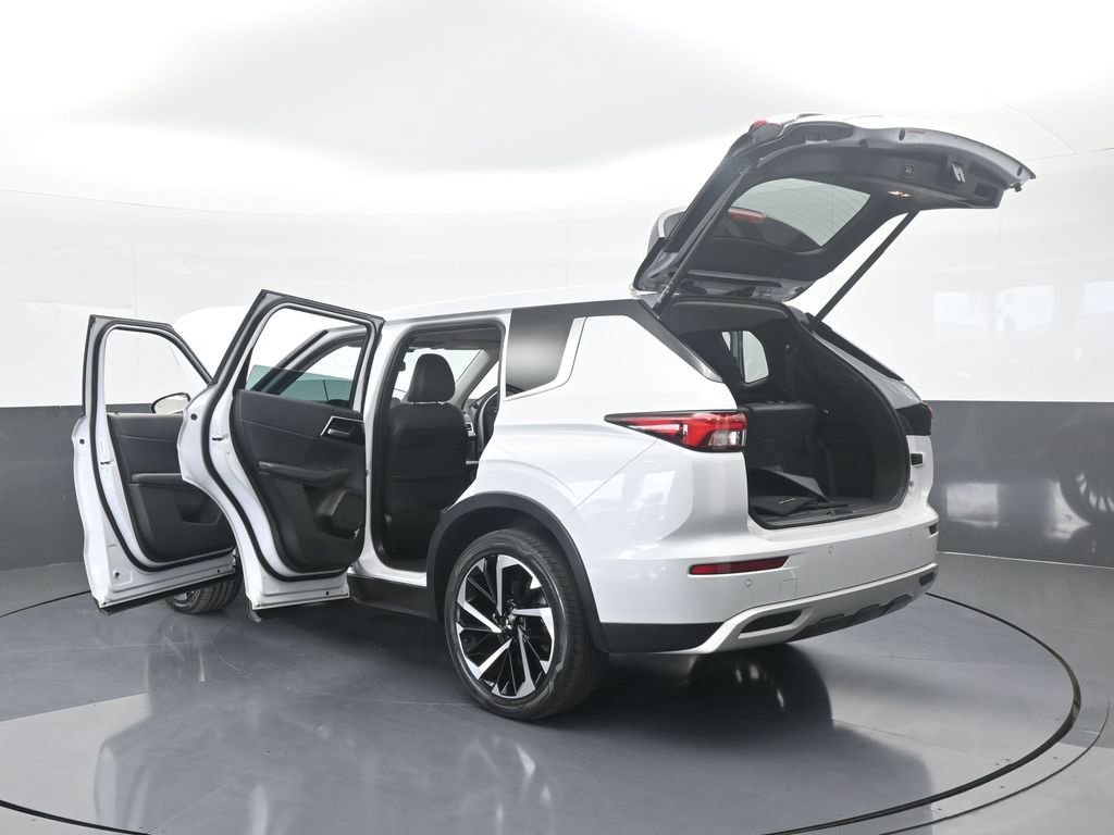 Used 2023 Mitsubishi Outlander SE image 83