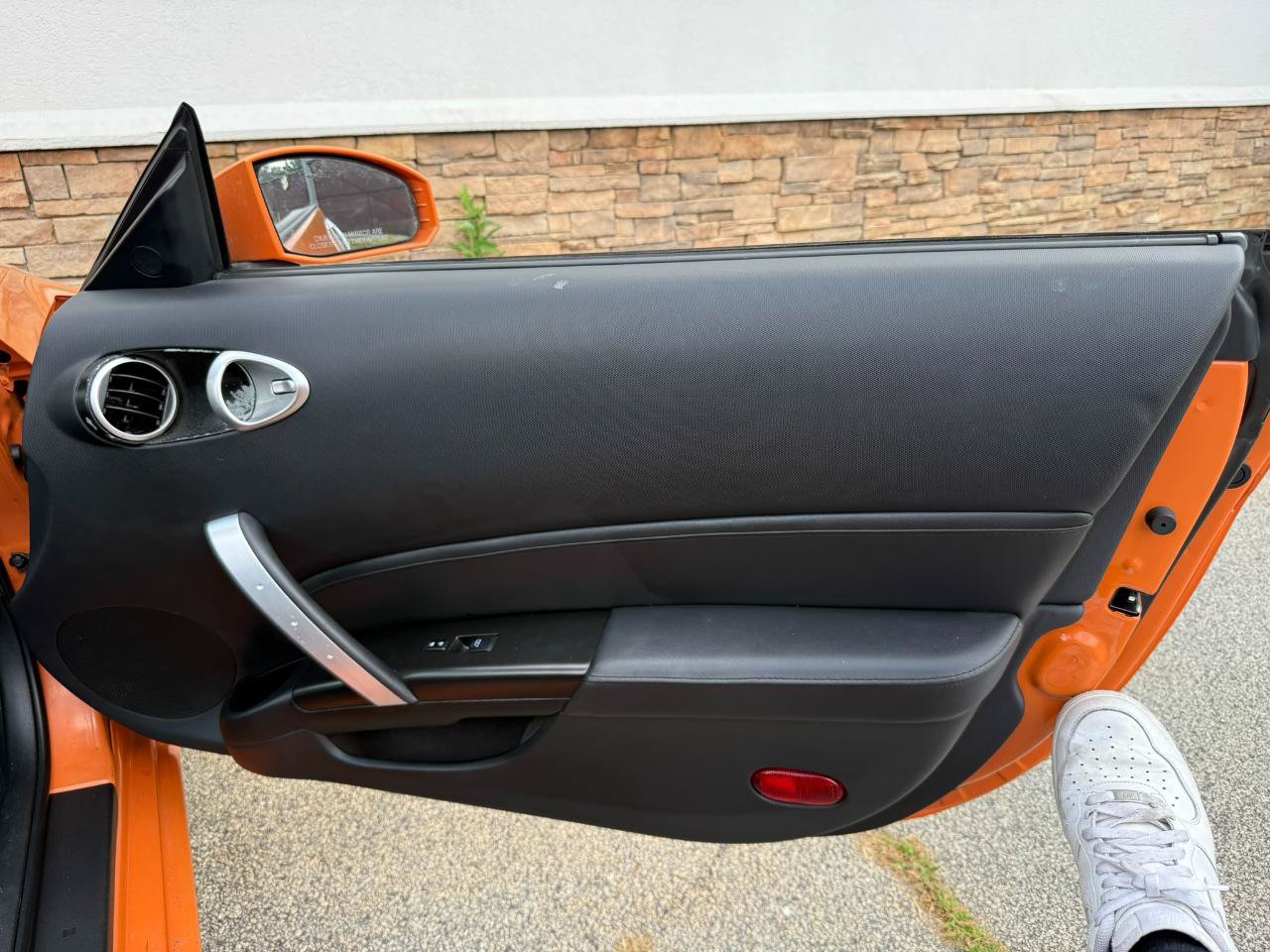 Used 2007 Nissan 350Z Touring RWD image 14