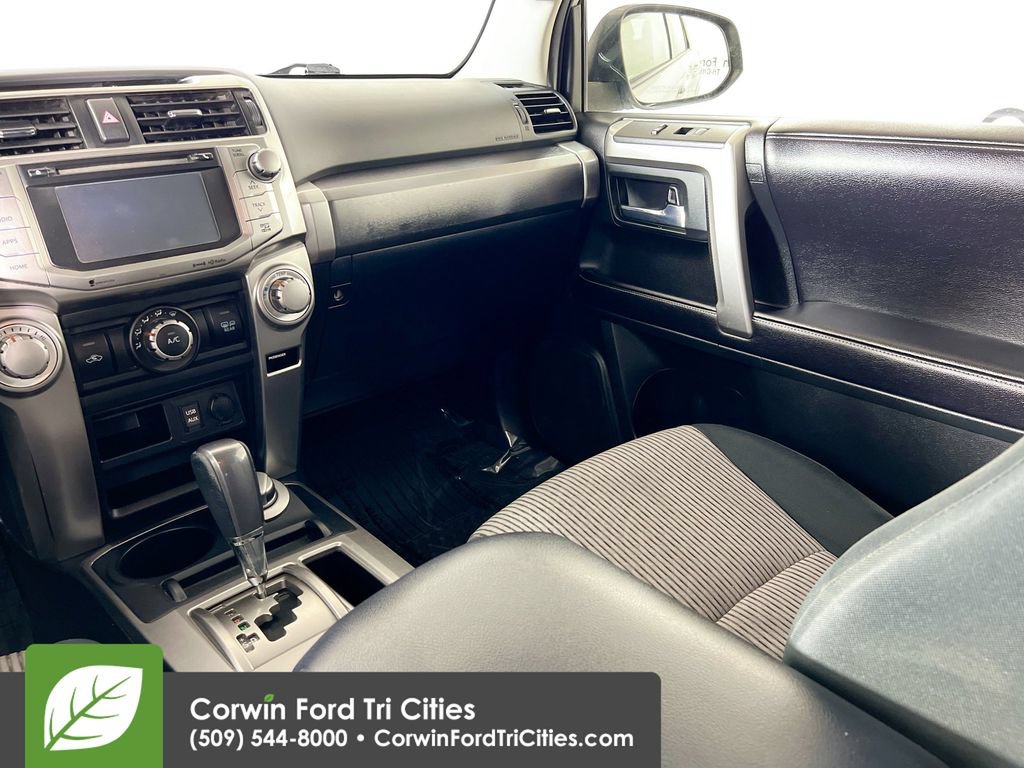 Used 2016 Toyota 4Runner SR5 w/ Four Season Floor Mat Package AWD/4WD image 25