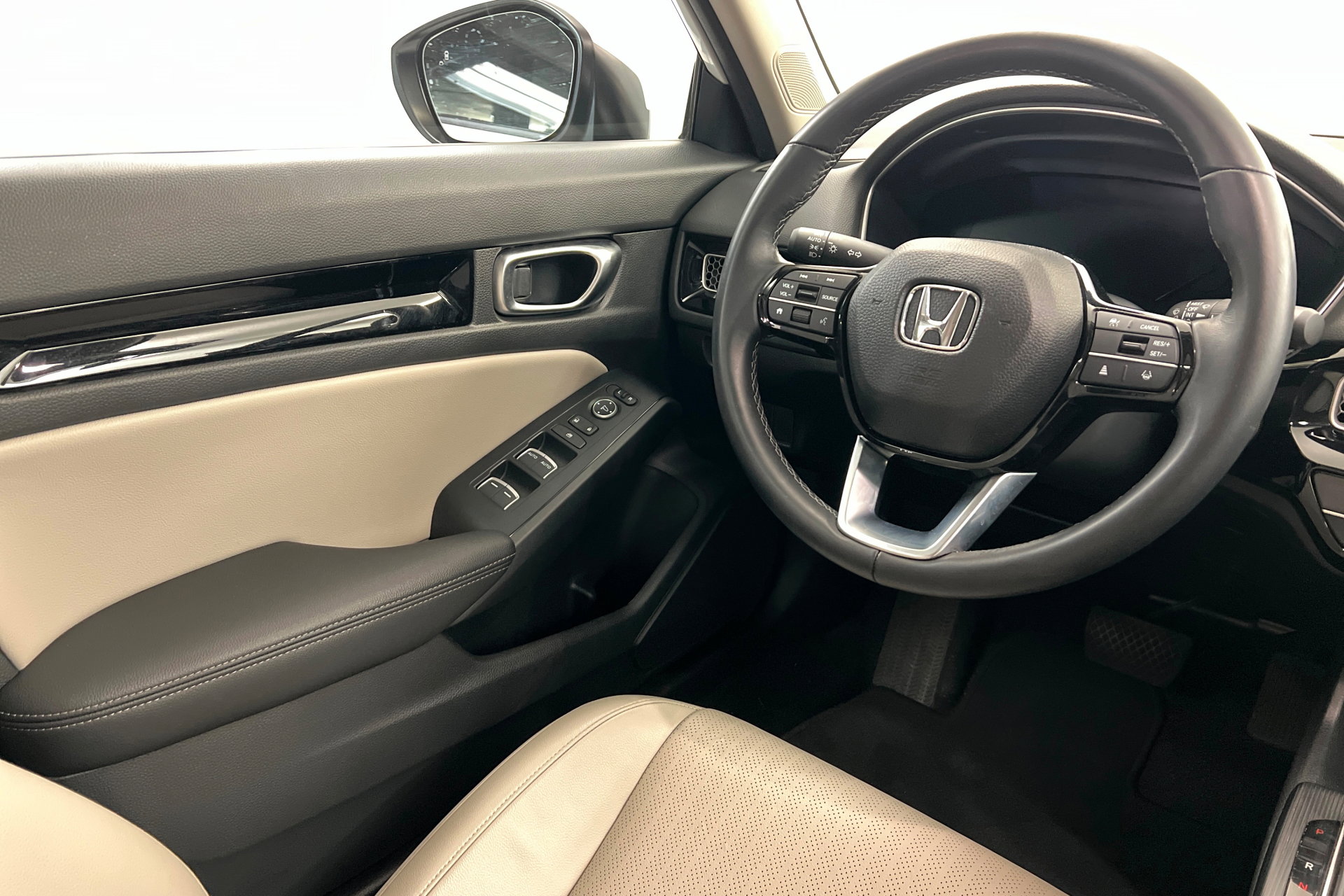 Used 2024 Honda Civic EX-L image 11