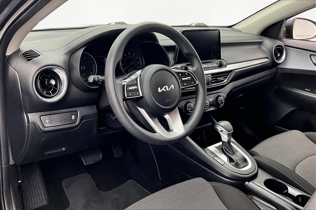 Used 2022 Kia Forte LXS image 14