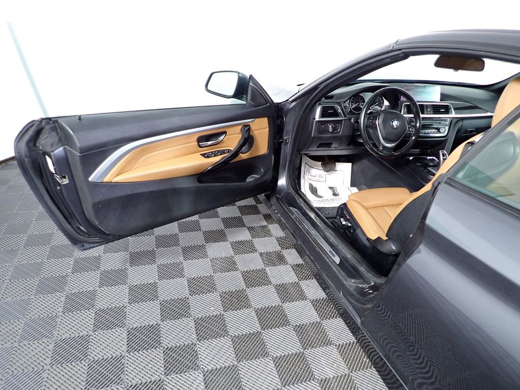 Used 2018 BMW 430i xDrive Convertible image 19