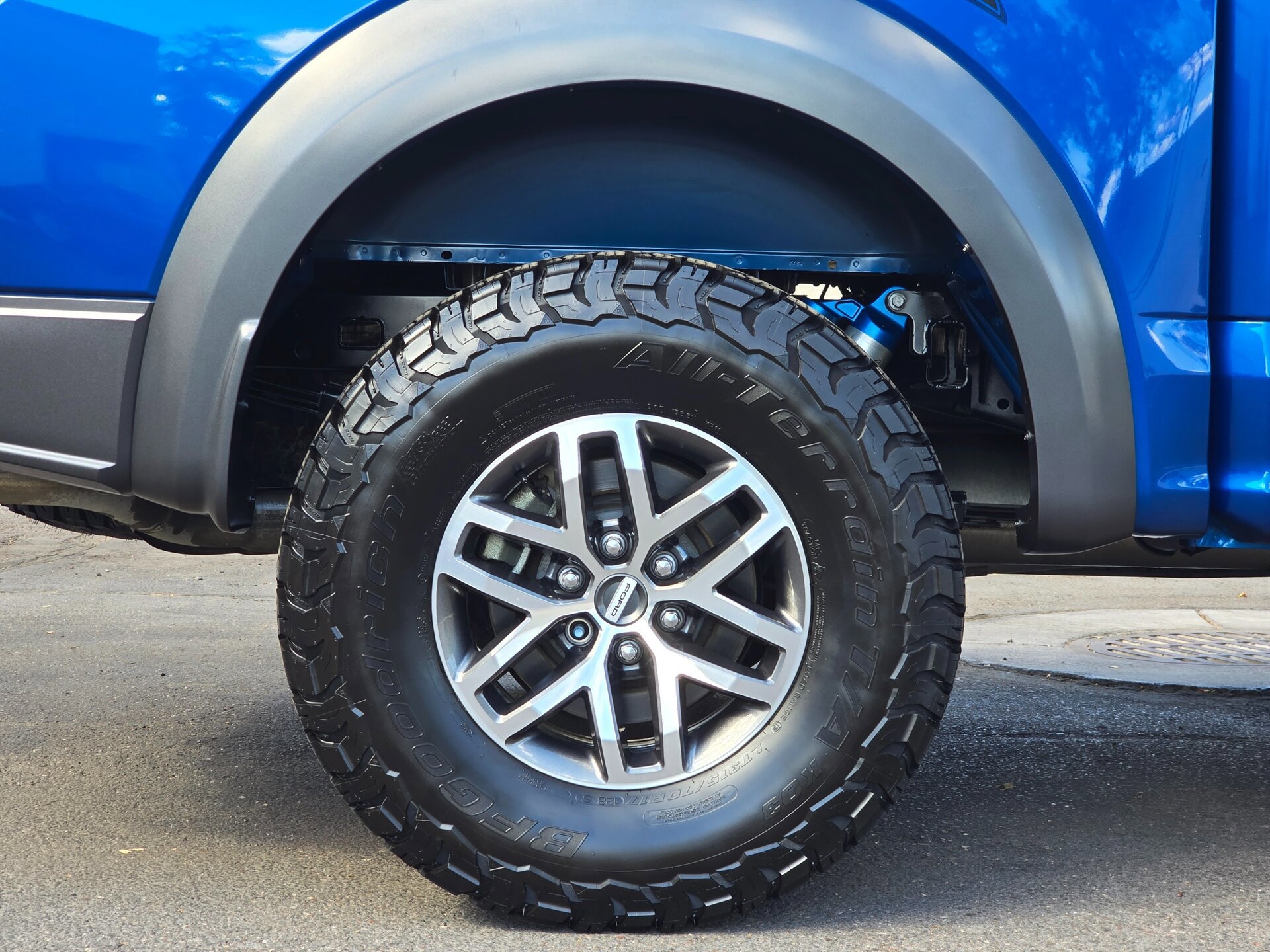 Used 2017 Ford F150 Raptor w/ Equipment Group 802A Luxury AWD/4WD image 43