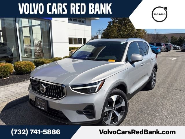 Used 2025 Volvo XC40 B5 Plus