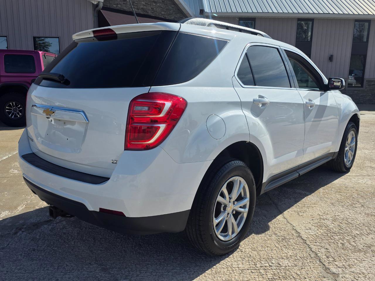 Used 2017 Chevrolet Equinox LT w/ Convenience Package image 21