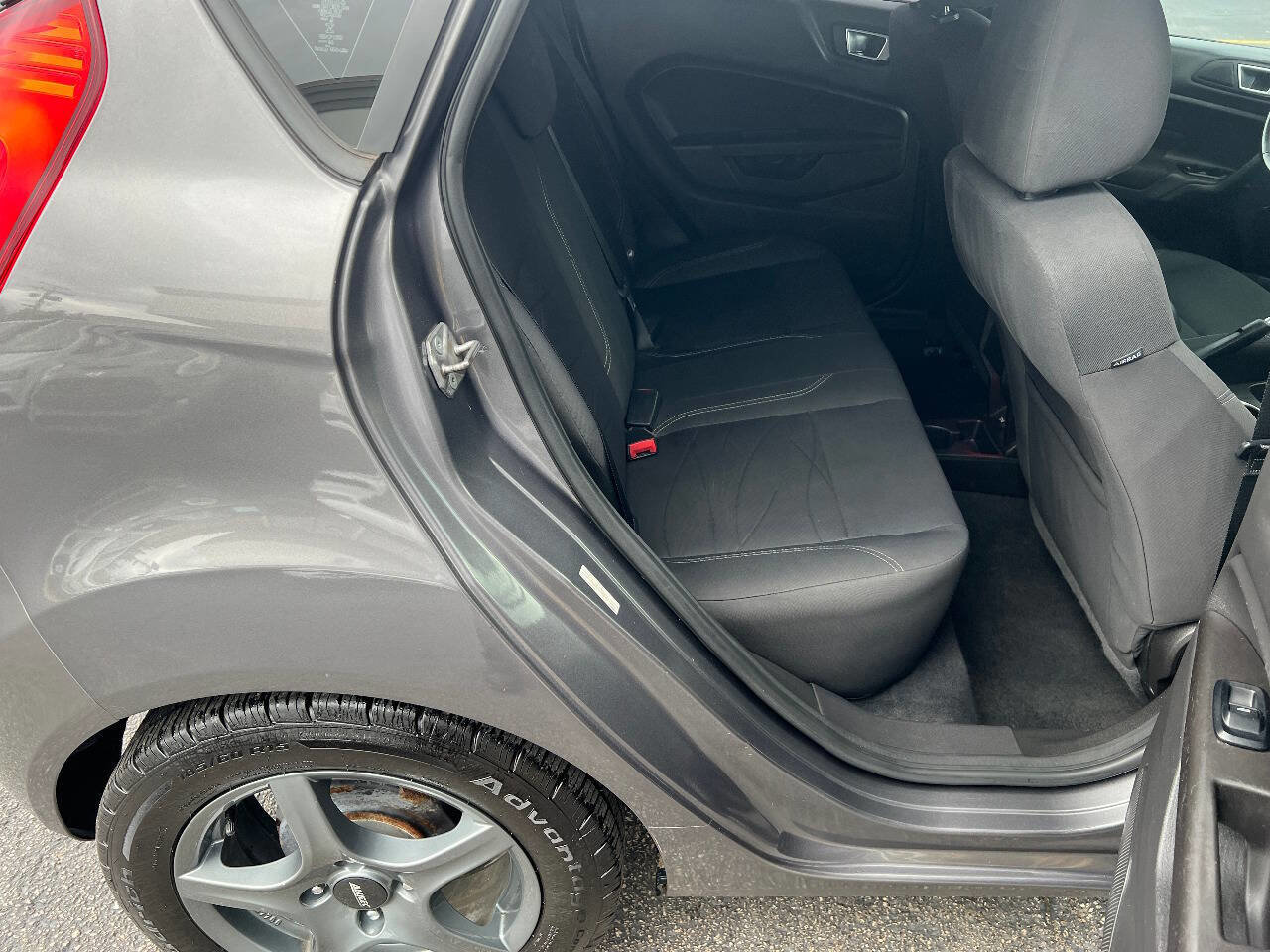 Used 2014 Ford Fiesta SE FWD image 23