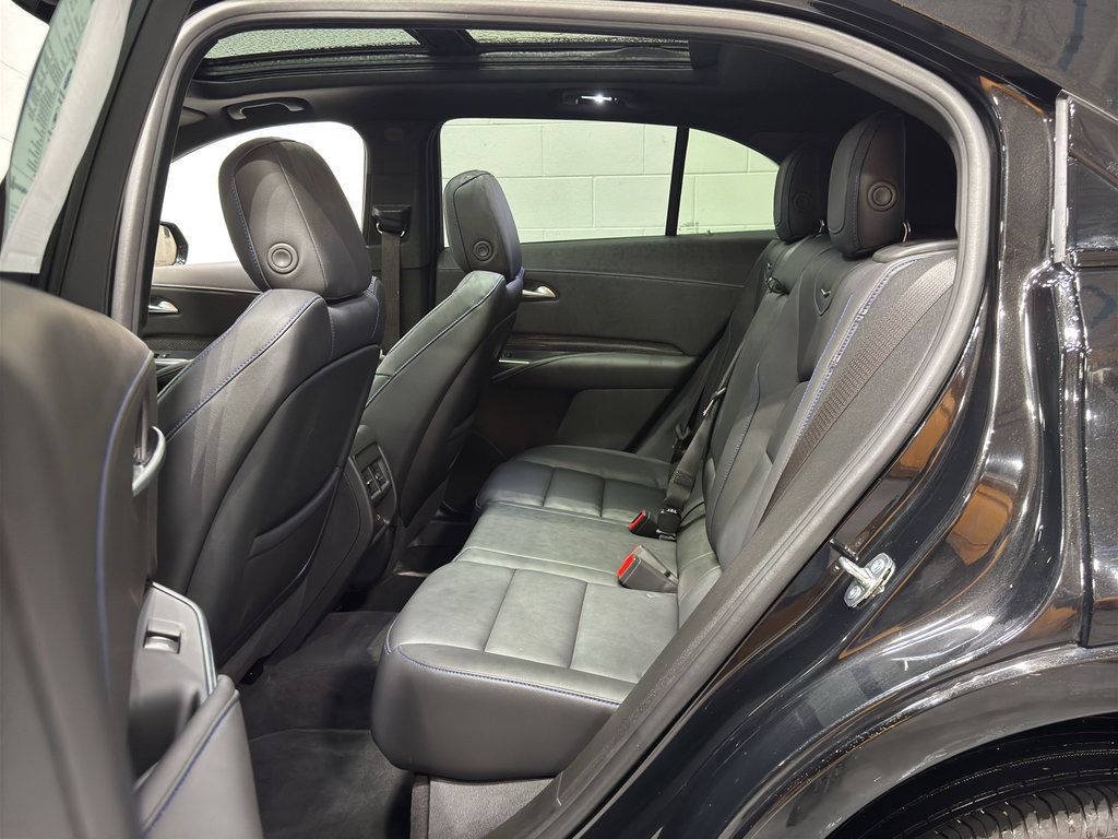 Used 2024 Cadillac XT4 Sport image 13
