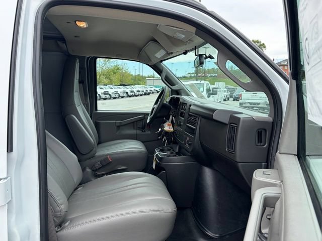New 2026 Chevrolet Express 2500 w/ Driver Convenience Package RWD image 28