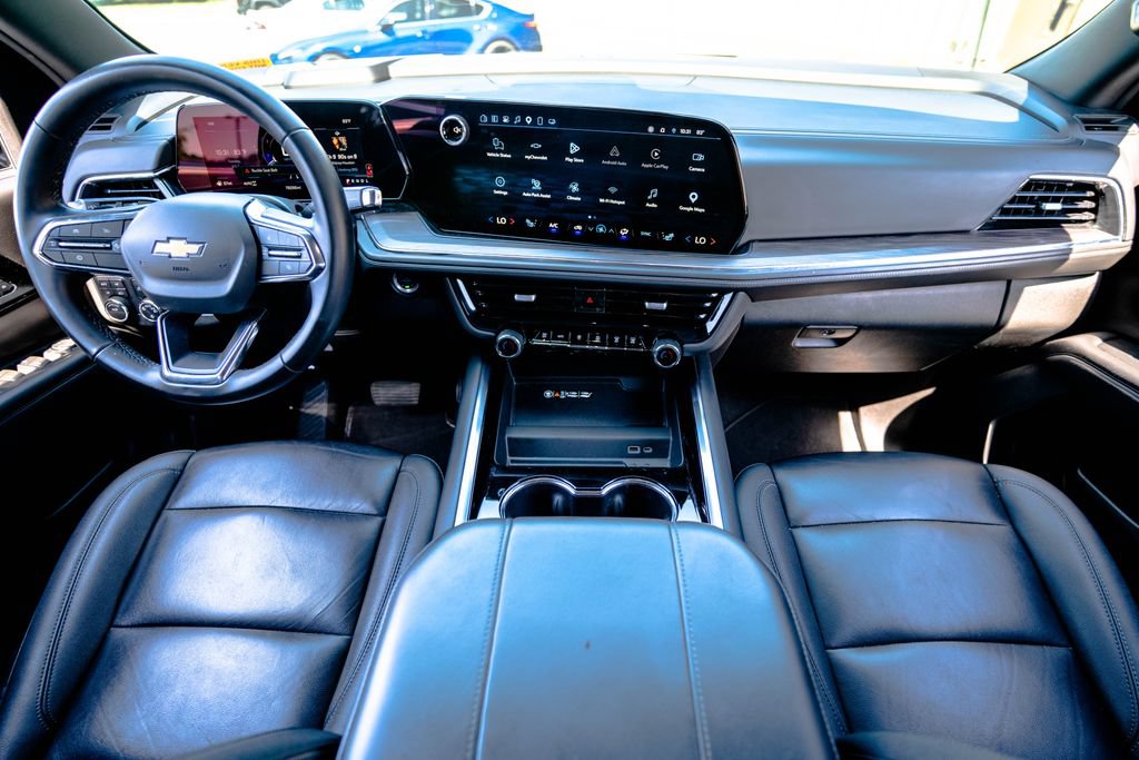 Certified 2025 Chevrolet Suburban LT AWD/4WD image 13