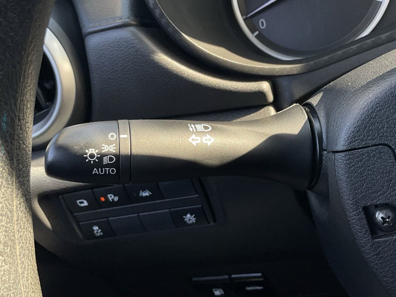 Used 2025 Nissan Versa S w/ Trunk Package FWD image 27