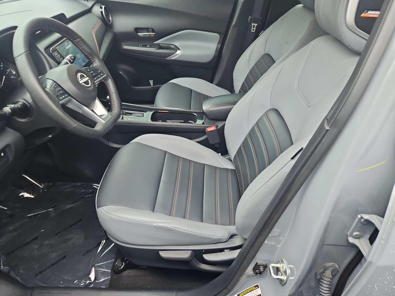 Used 2023 Nissan Kicks SR w/ SR Premium Package FWD image 10