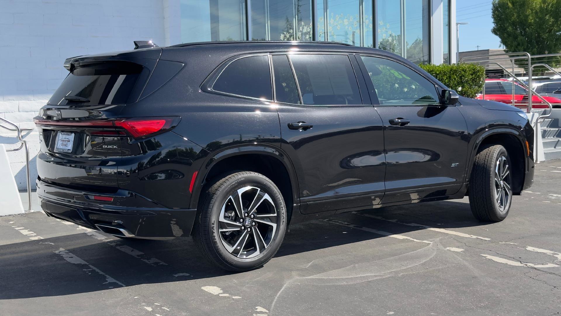 Used 2025 Buick Enclave Sport Touring AWD/4WD image 4