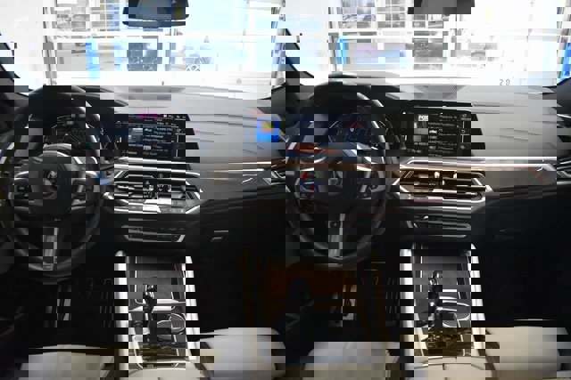 Used 2022 BMW X6 xDrive40i w/ M Sport Package image 5