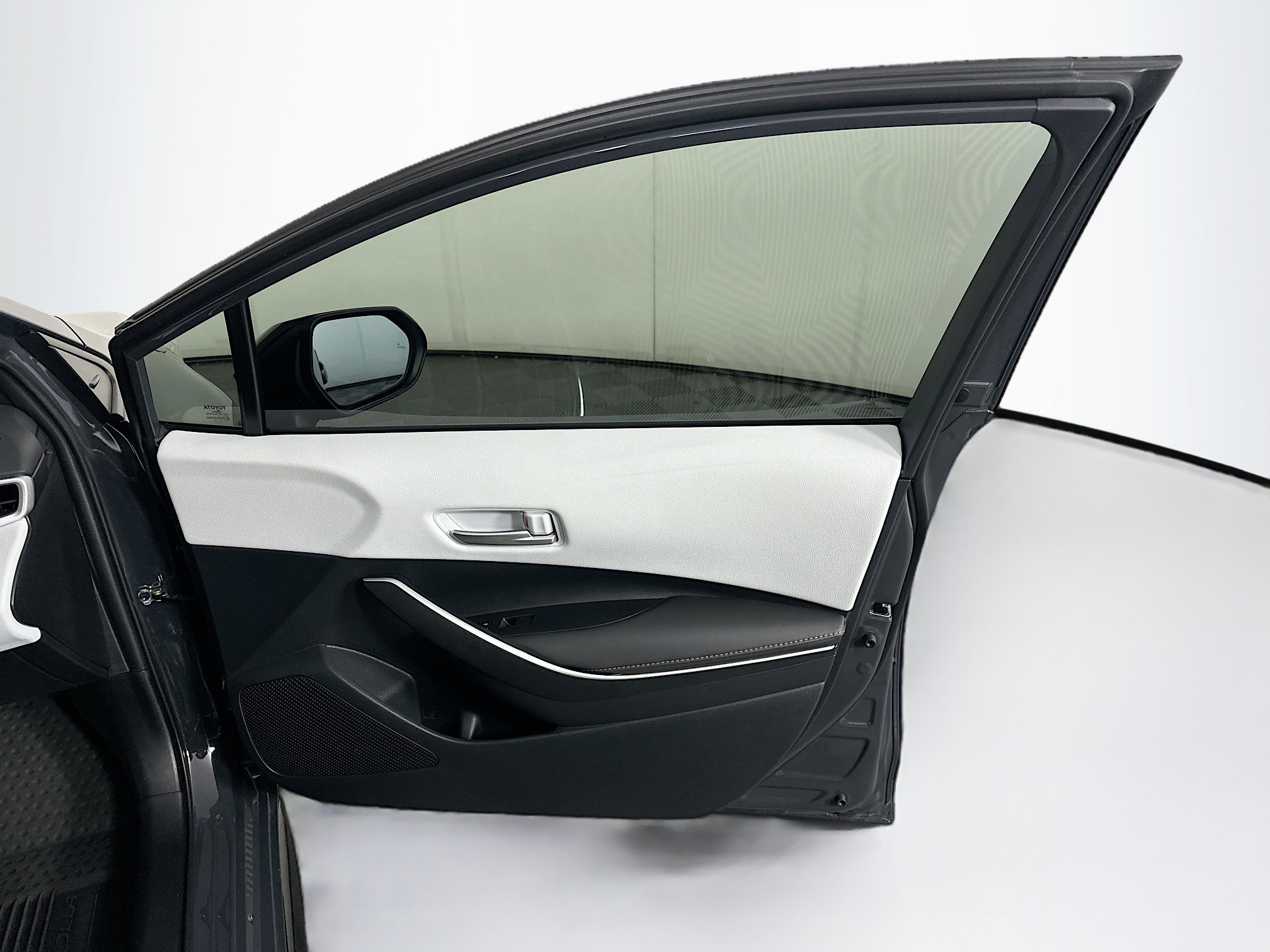 Used 2025 Toyota Corolla FX w/ Convenience Package image 31