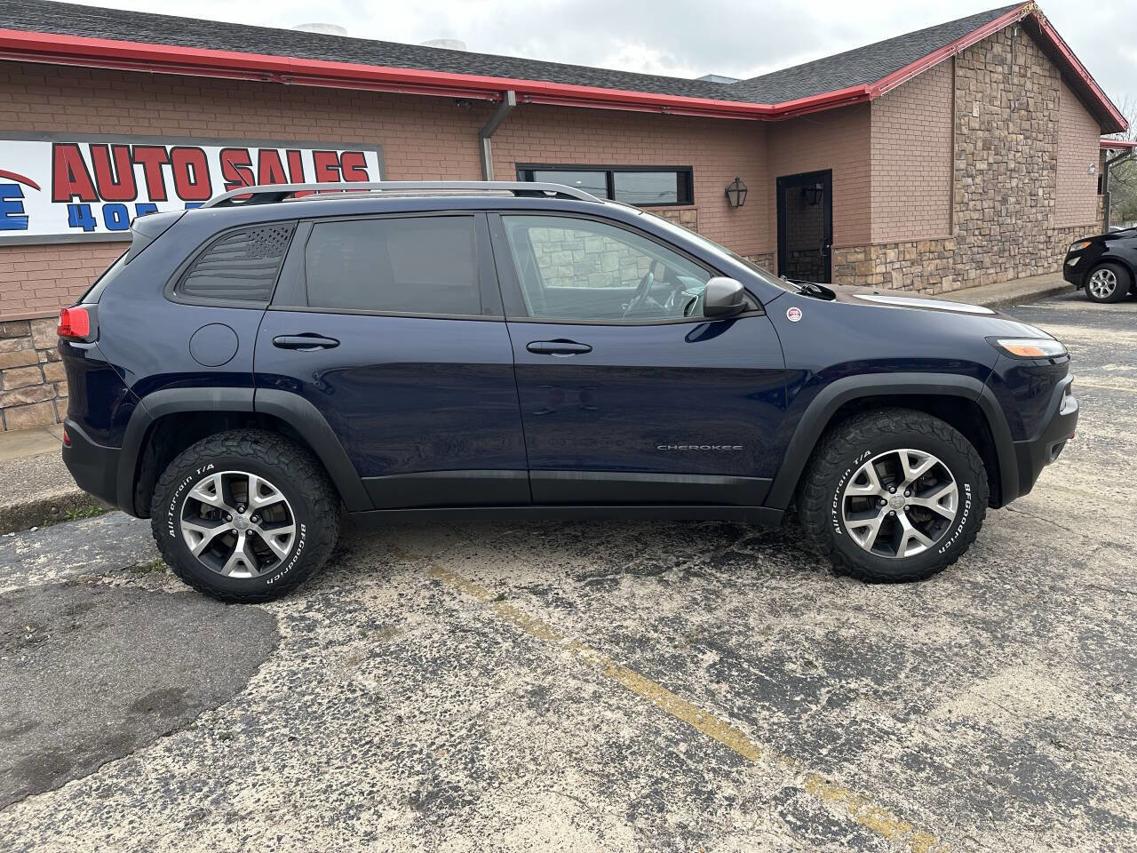 Used 2014 Jeep Cherokee Trailhawk w/ Leather Interior Group image 10
