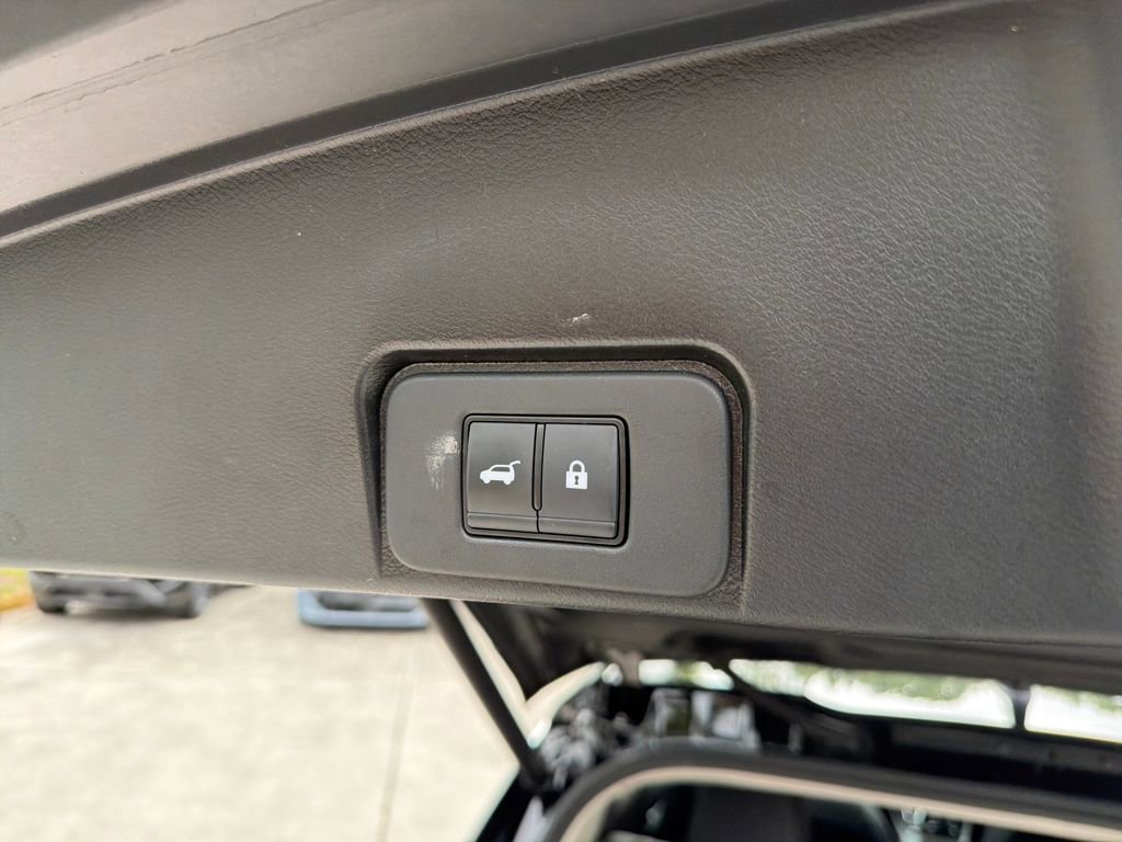 Used 2023 Nissan Rogue SV w/ SV Premium B Package FWD image 35