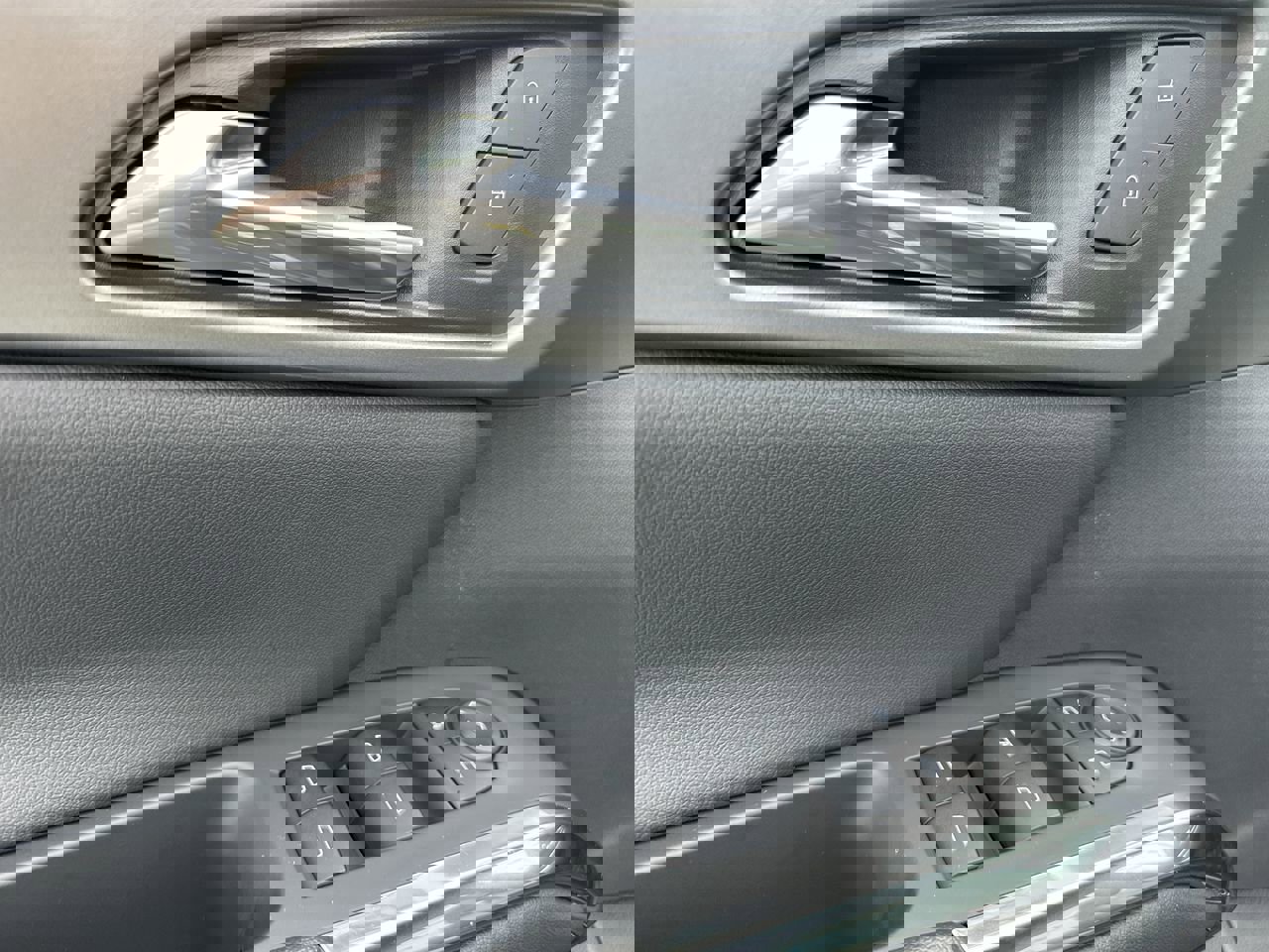 New 2025 Chevrolet Traverse LT w/ Enhanced Driving Package image 23