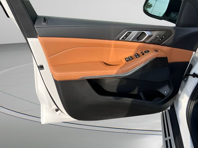 Certified 2022 BMW X5 xDrive45e w/ Executive Package image 10