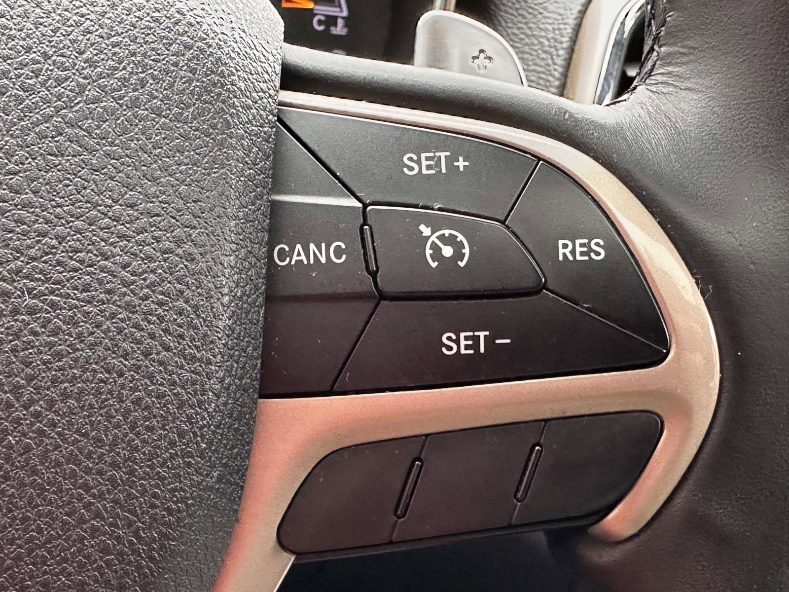 Used 2014 Jeep Grand Cherokee Limited image 25