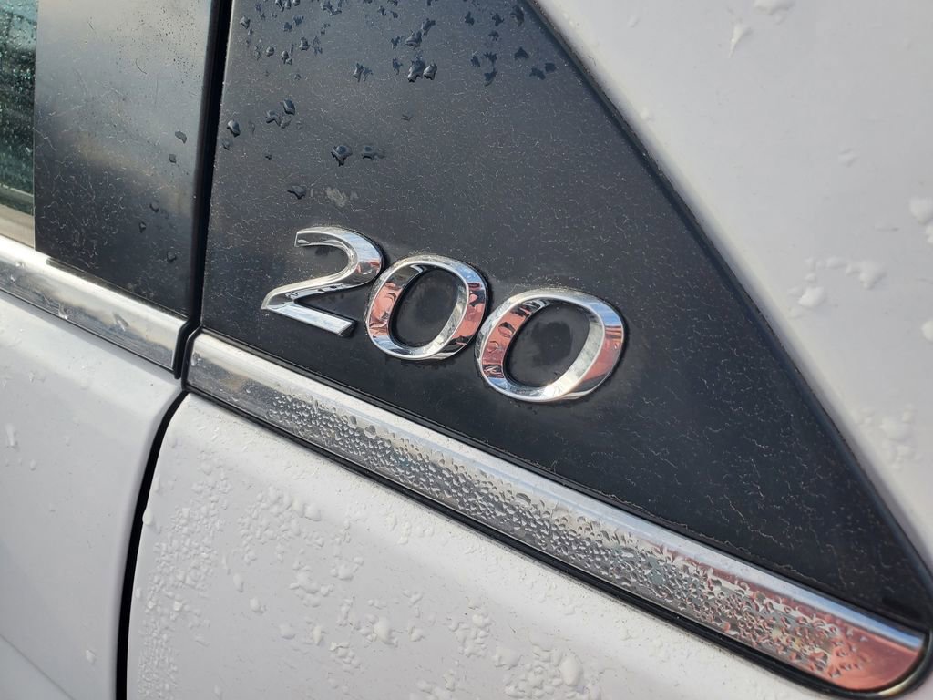 Used 2013 Chrysler 200 Limited image 23