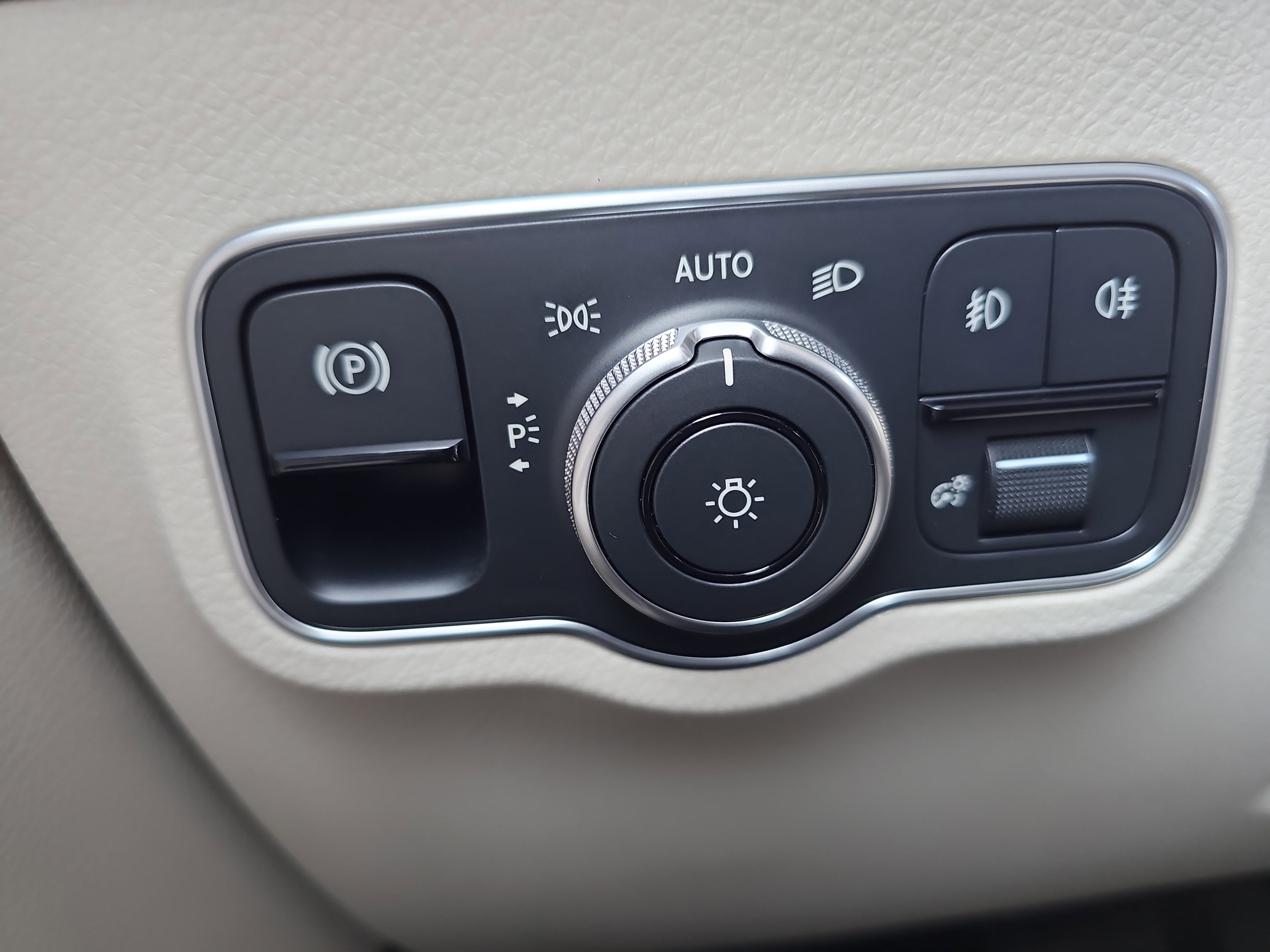 New 2026 Mercedes-Benz GLB 250 image 26