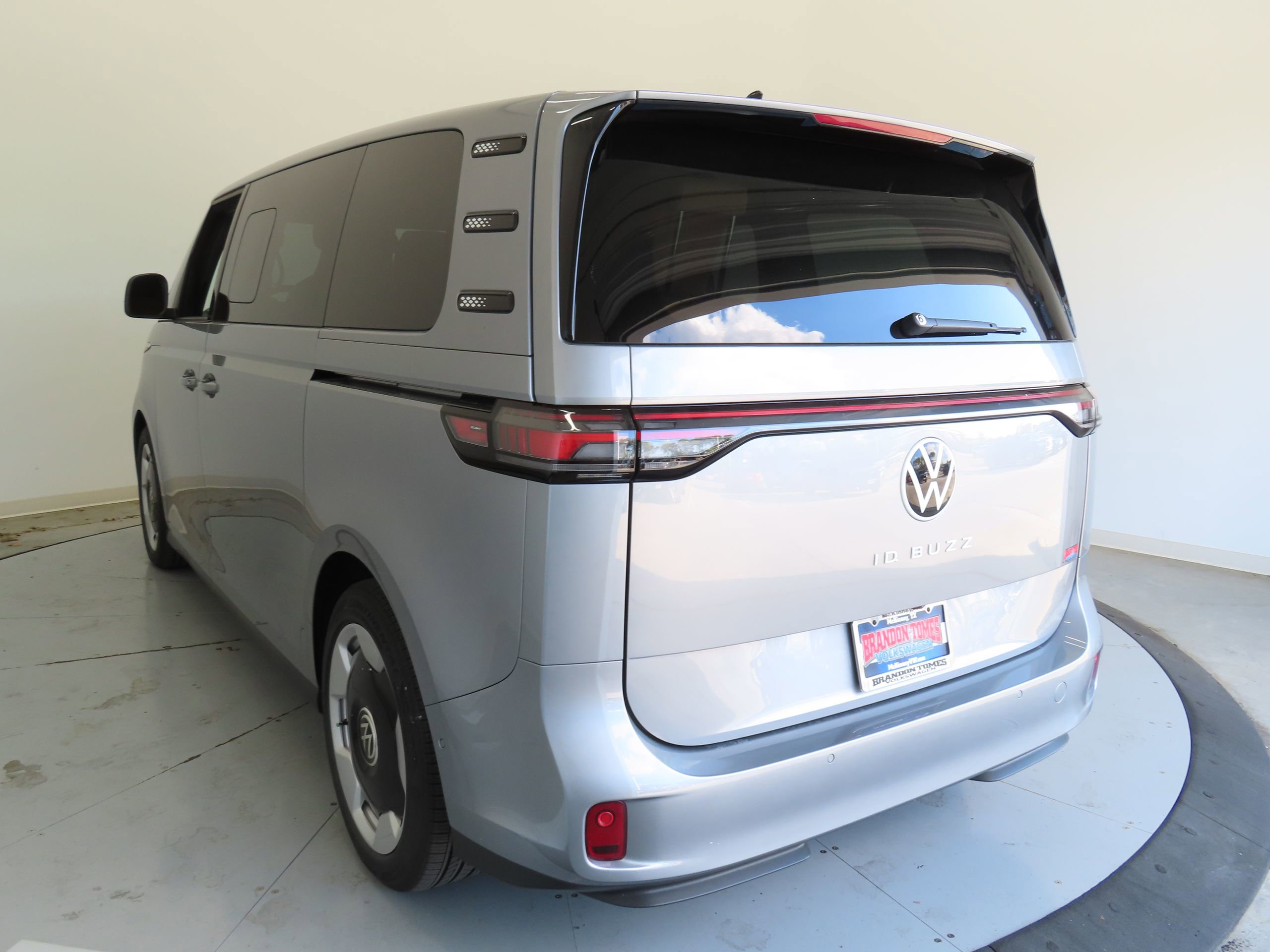 New 2025 Volkswagen ID. Buzz Pro S image 7