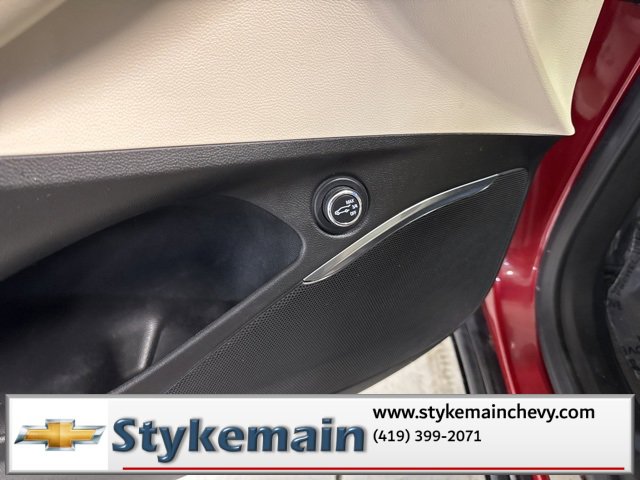 Used 2023 Buick Enclave Essence image 38