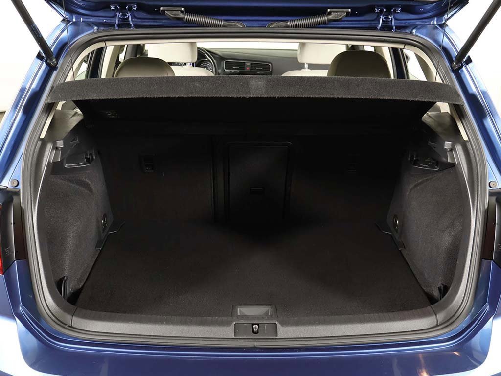 Used 2019 Volkswagen Golf S image 16