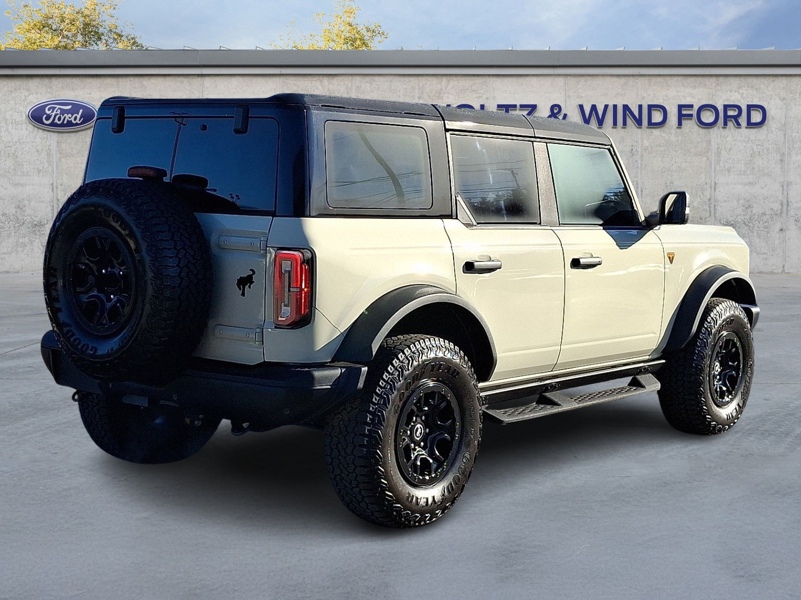 Used 2025 Ford Bronco Badlands AWD/4WD image 6