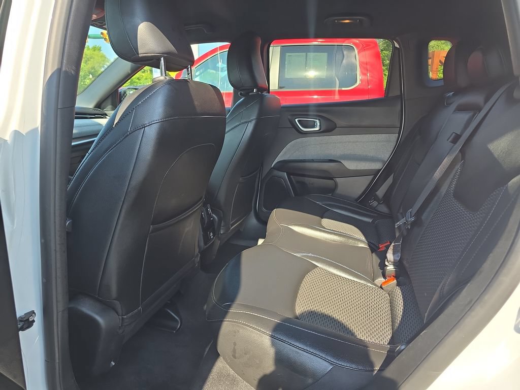 Used 2024 Jeep Compass Latitude AWD/4WD image 25