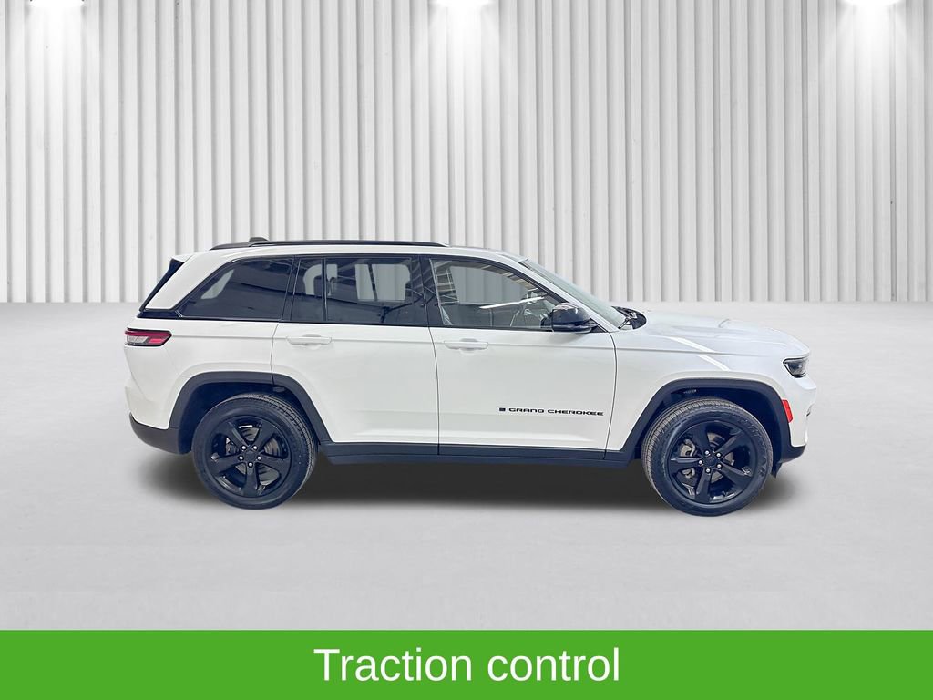 Certified 2023 Jeep Grand Cherokee Altitude image 5