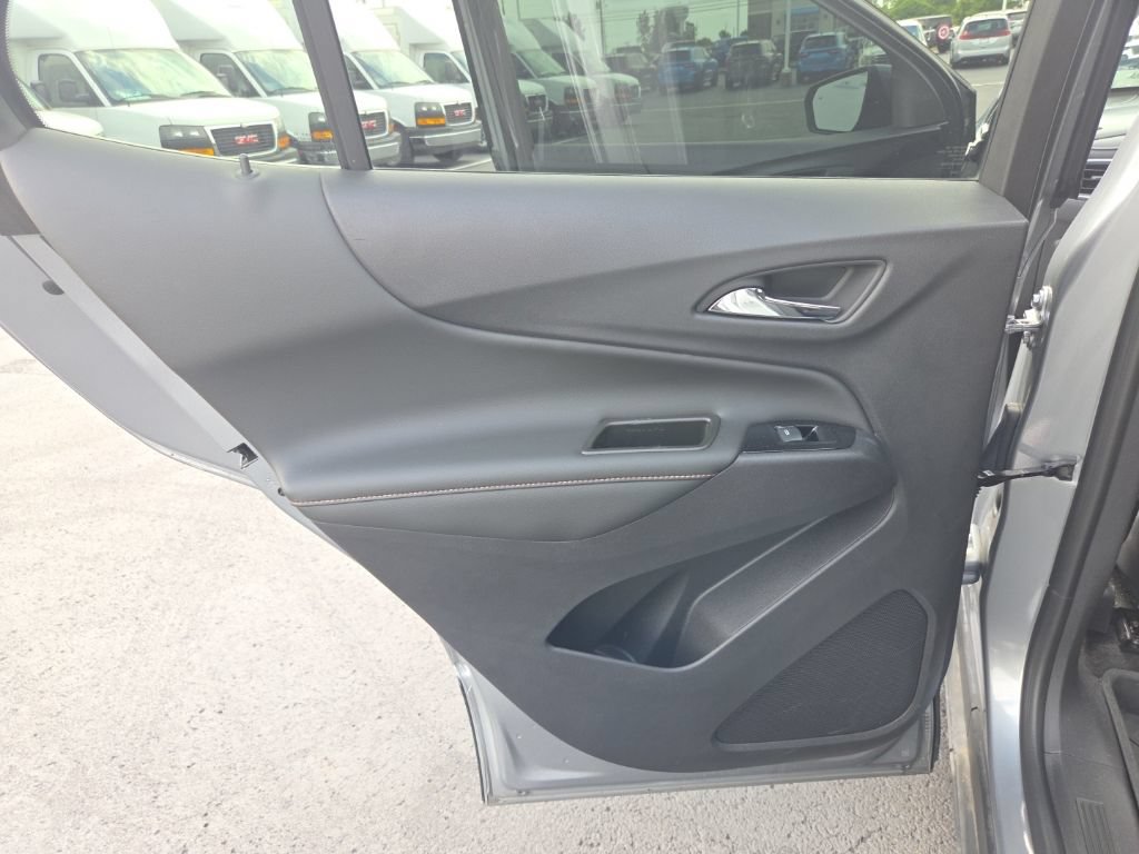 Used 2024 Chevrolet Equinox Premier FWD image 18