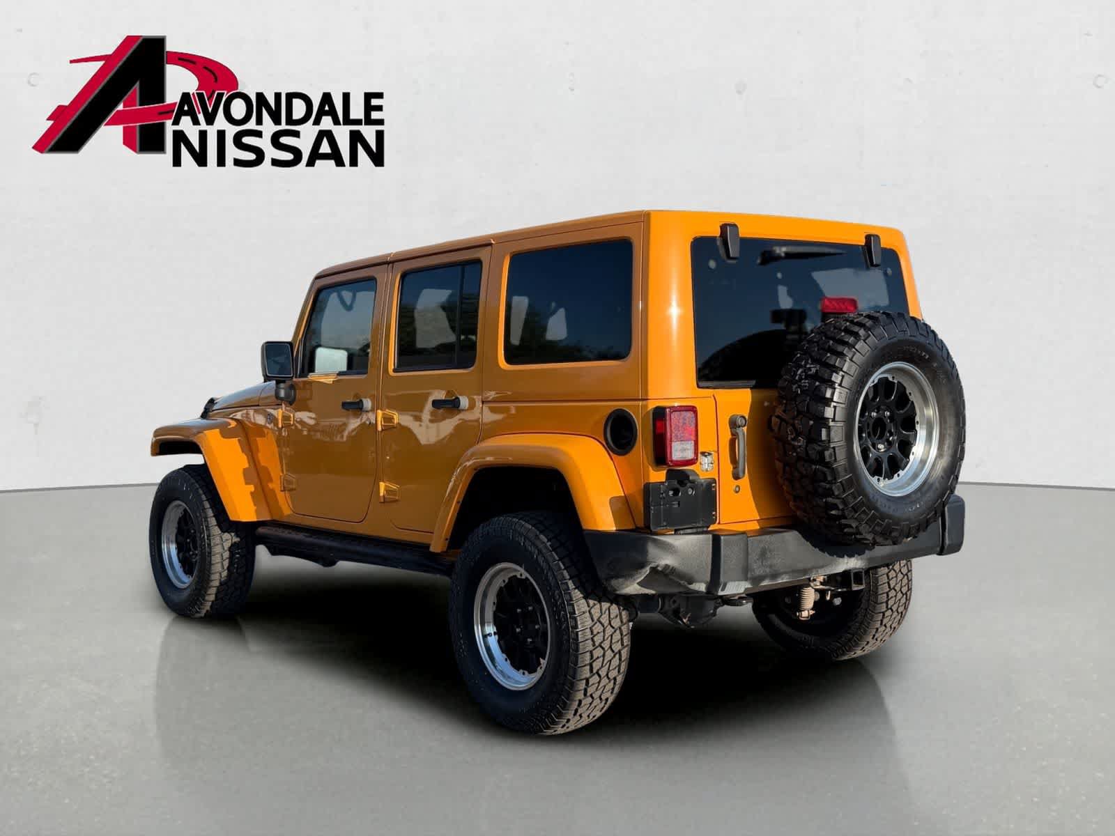 Used 2012 Jeep Wrangler Unlimited Rubicon w/ Connectivity Group AWD/4WD image 4