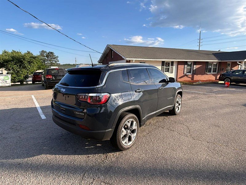 Used 2018 Jeep Compass Limited w/ Safe & Security Group AWD/4WD image 20