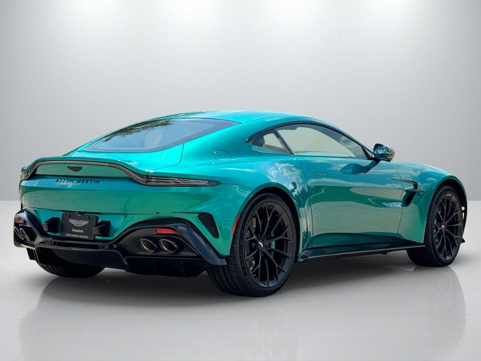 New 2026 Aston Martin V8 Vantage Coupe RWD image 10
