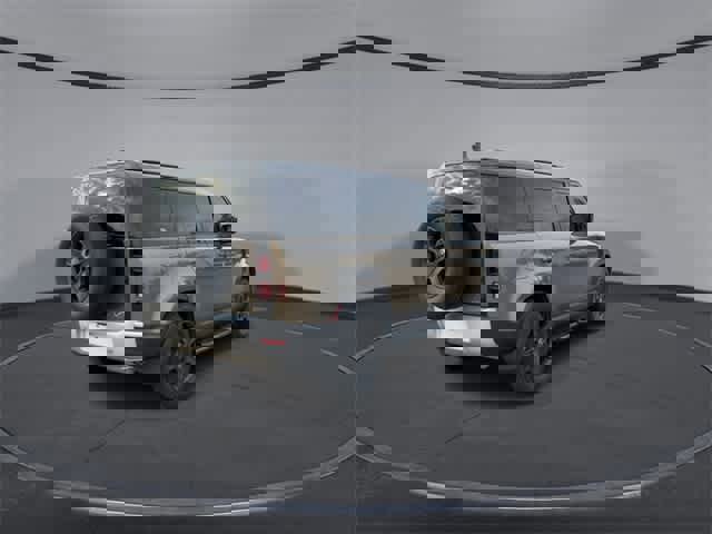 Used 2023 Land Rover Defender 110 S image 8