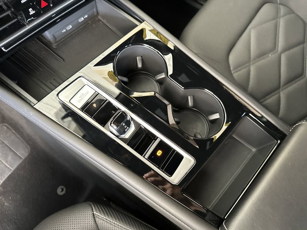 Used 2025 Volkswagen Atlas Cross Sport SE FWD image 27