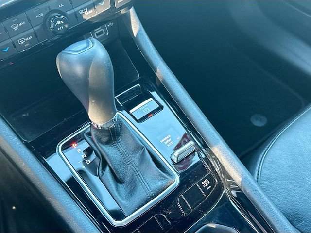 Used 2023 Jeep Compass Limited image 17