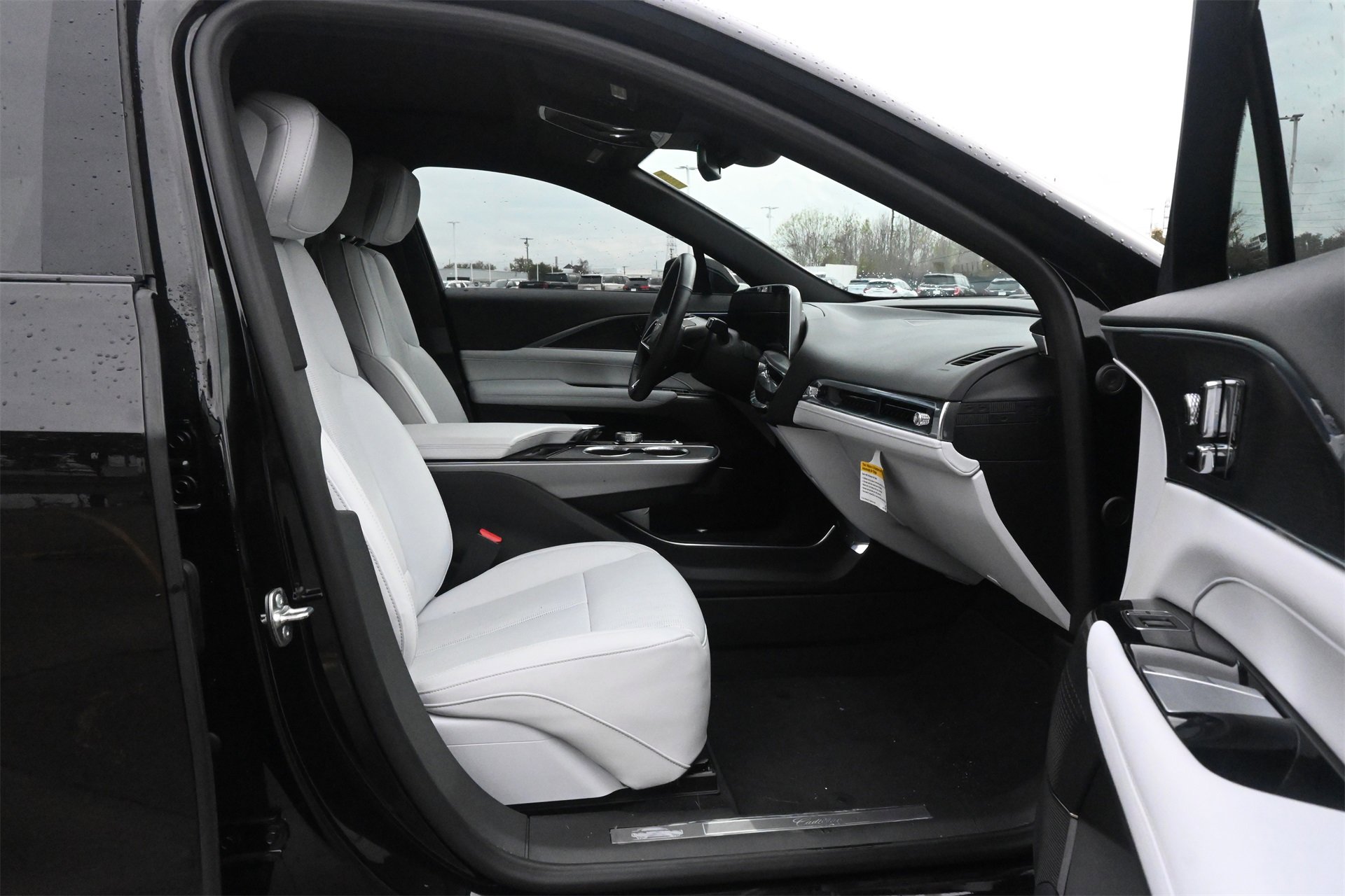 Certified 2024 Cadillac Lyriq Luxury image 27