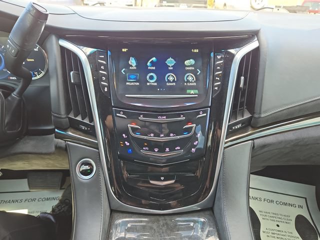 Used 2018 Cadillac Escalade Platinum AWD/4WD image 27