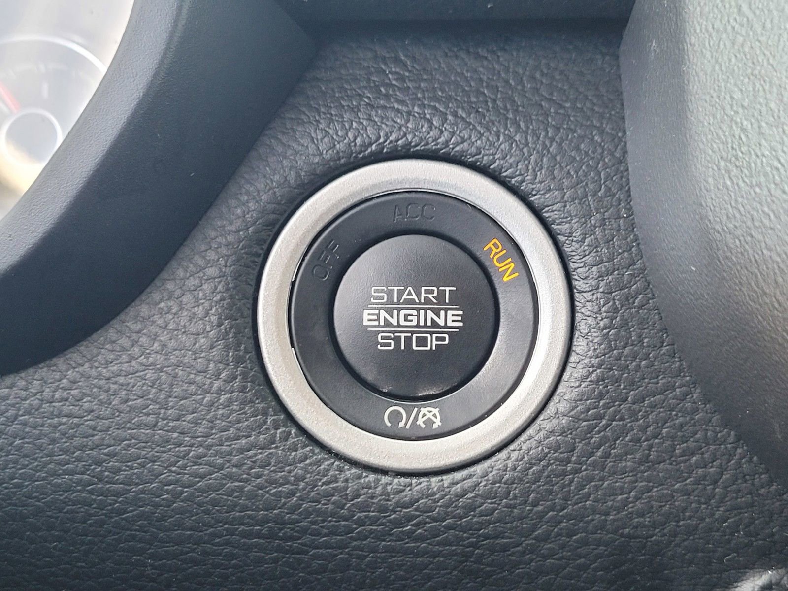 Used 2024 RAM 1500 Laramie image 24