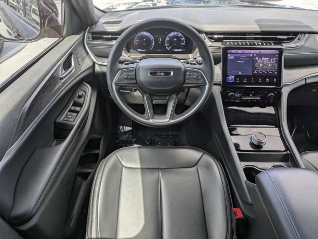 Used 2025 Jeep Grand Cherokee L Limited RWD image 18