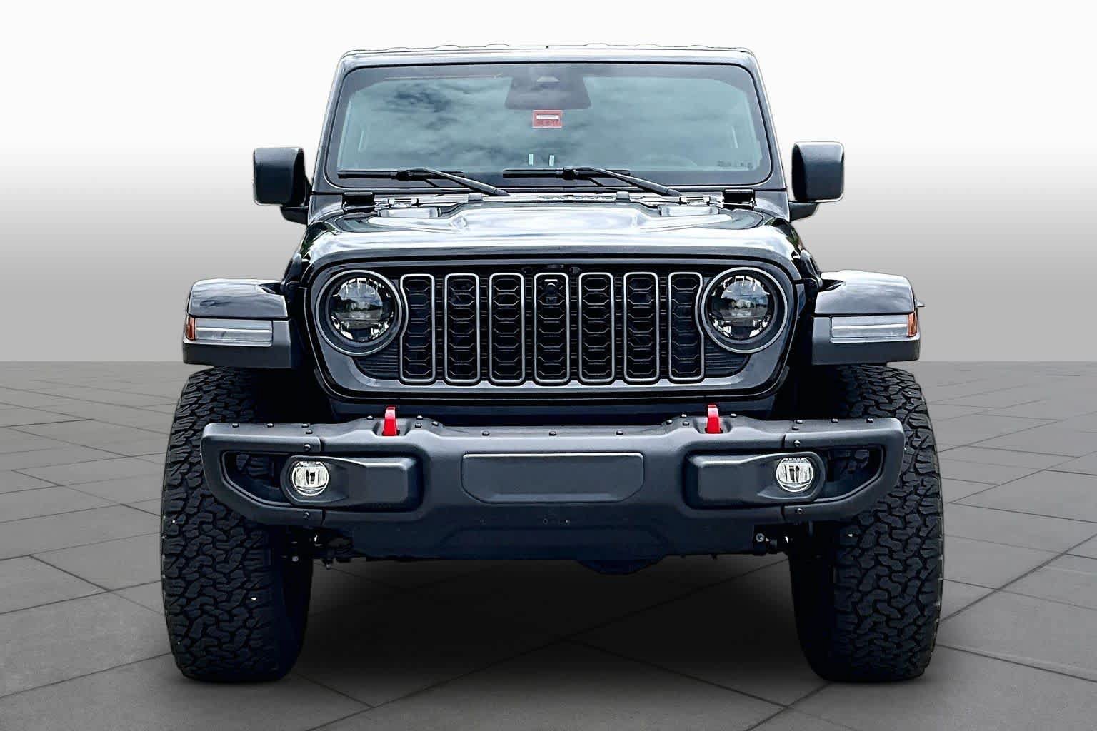 Used 2025 Jeep Wrangler Rubicon AWD/4WD image 4