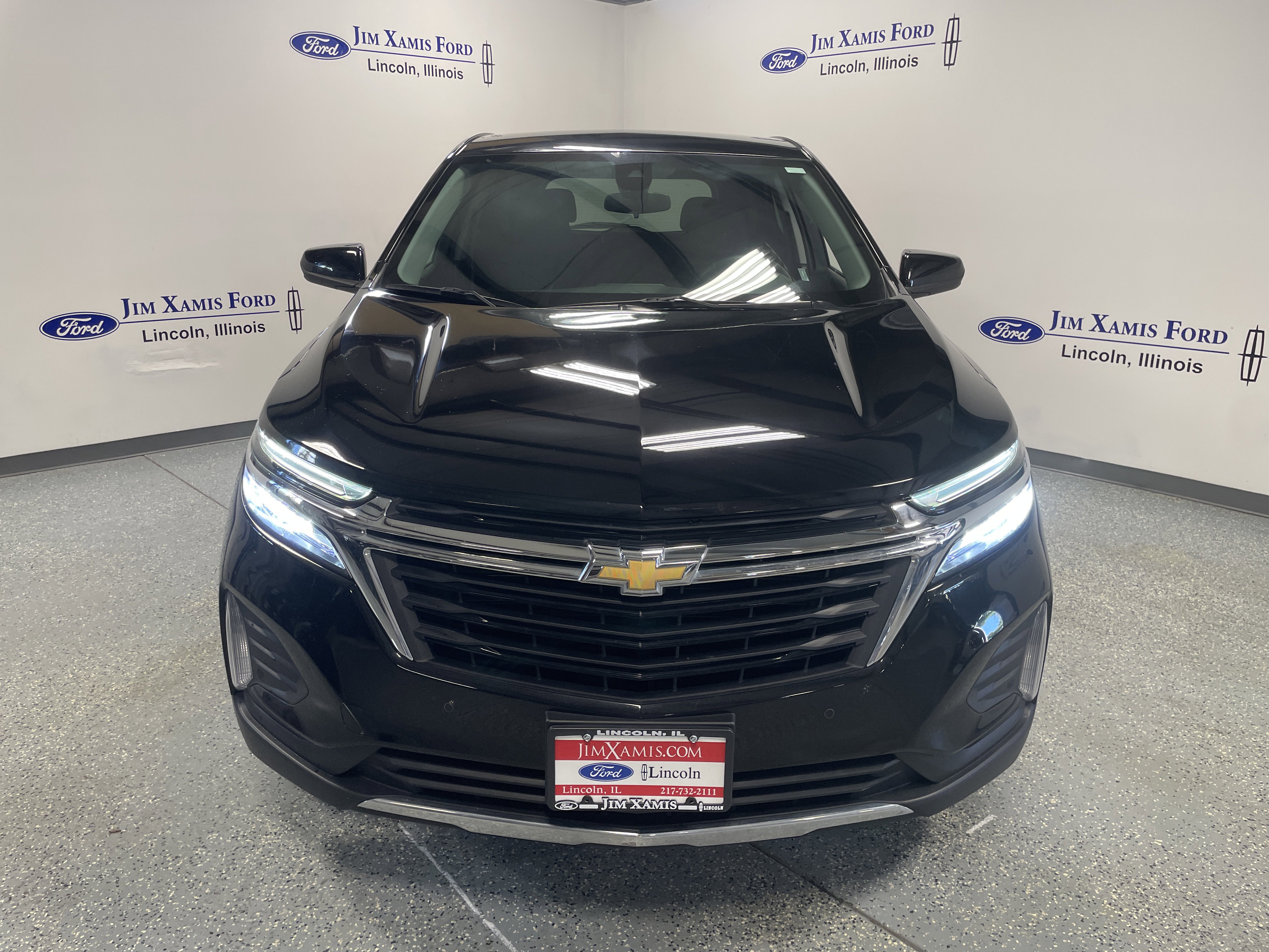 Used 2023 Chevrolet Equinox LT image 2