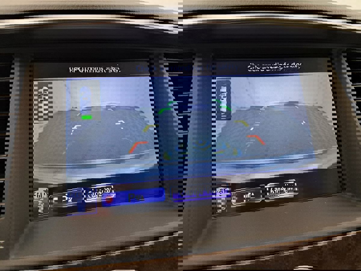 Used 2017 INFINITI QX80 4WD w/ Driver Assistance Package image 20