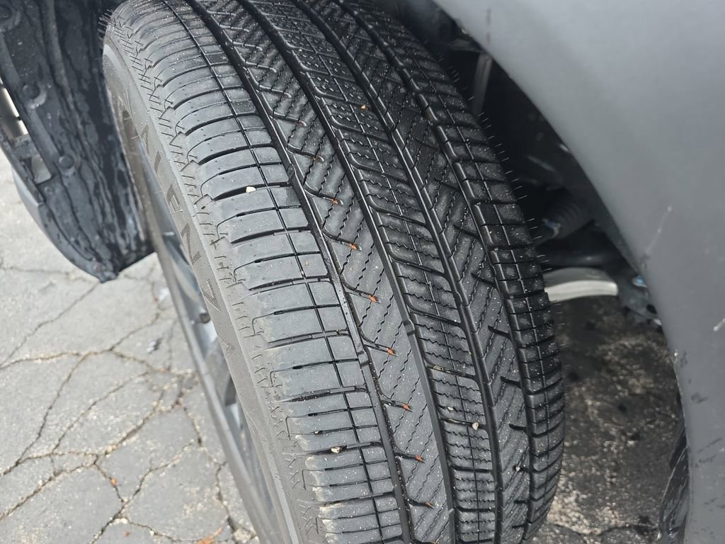 Certified 2025 Honda Pilot Black Edition image 25