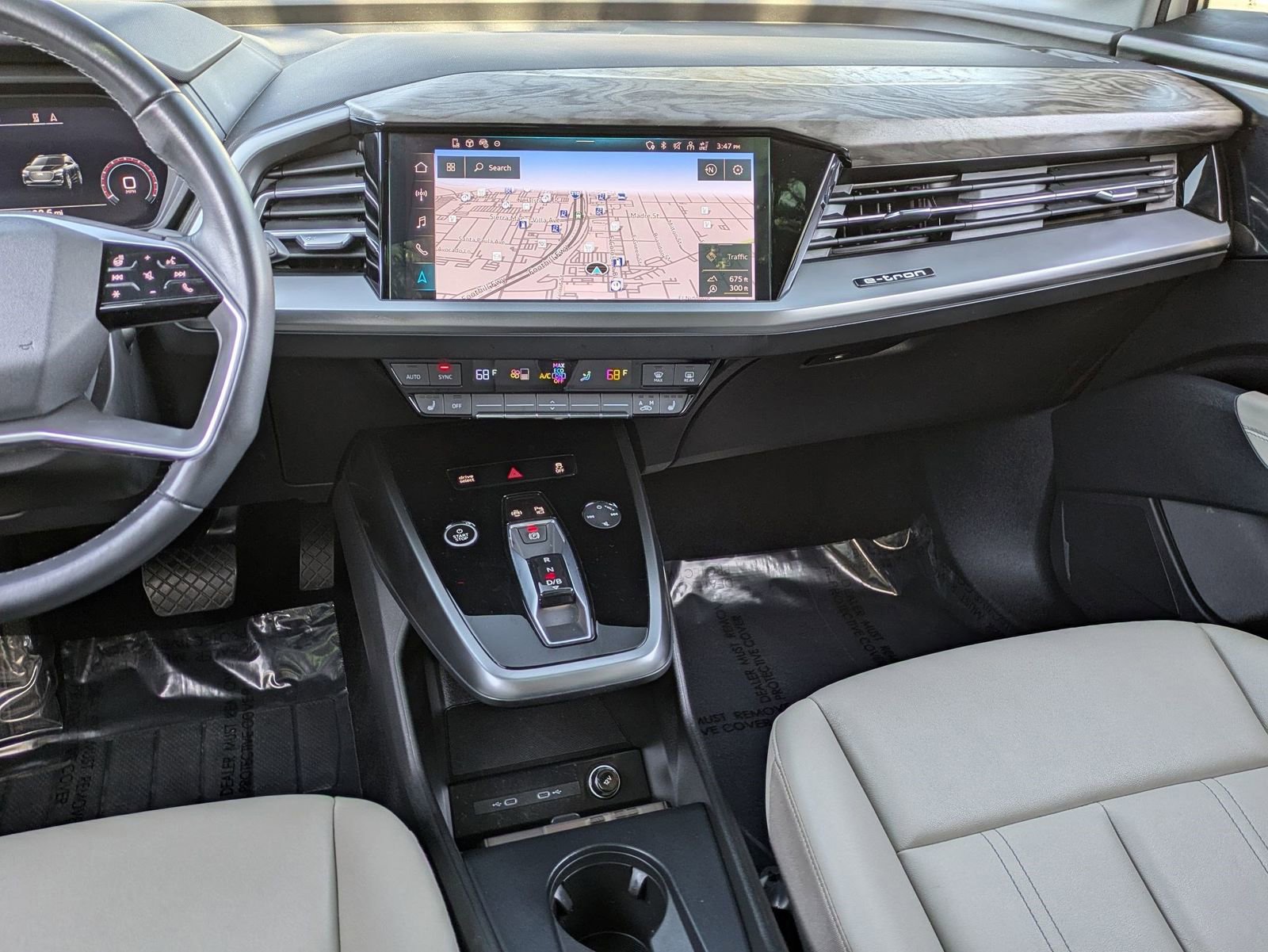 Used 2024 Audi Q4 e-tron Premium Plus image 8